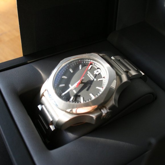 VICTORINOX Mens Stanless Steel I.N.O.X (TANK) - Picture 5 of 13